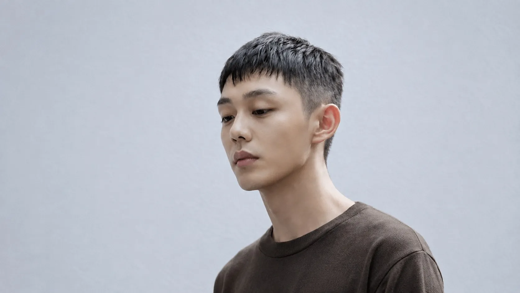 Korean textured haircut featuring piecey fringe and clear natural separation on top